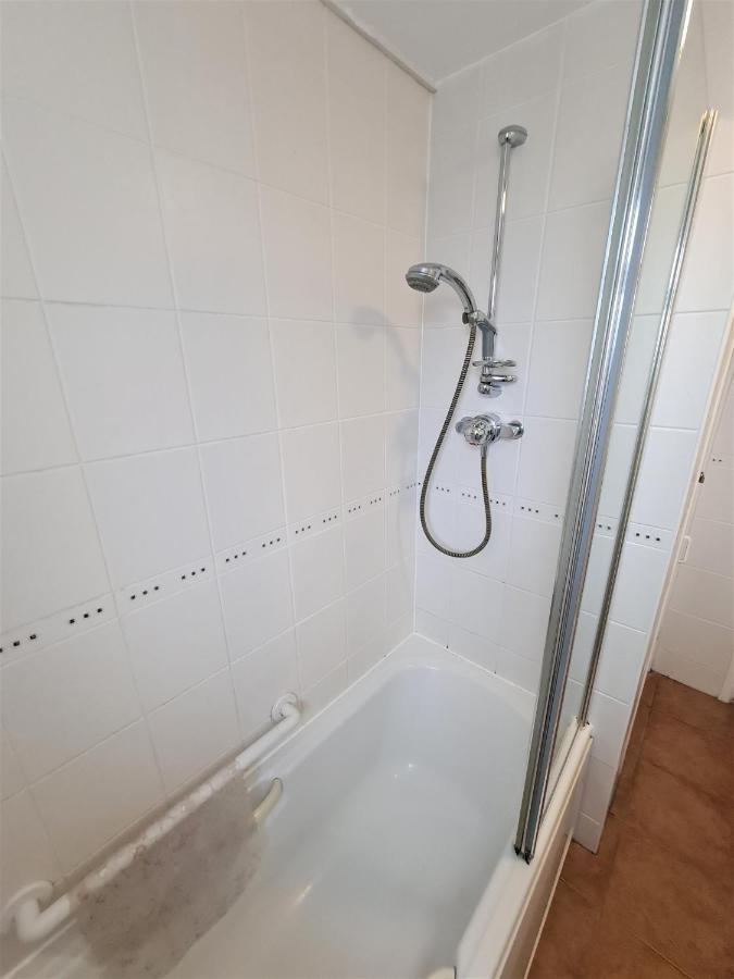 3 Bedroom Apartment Coventry - Hosted By Coventry Accommodation Экстерьер фото