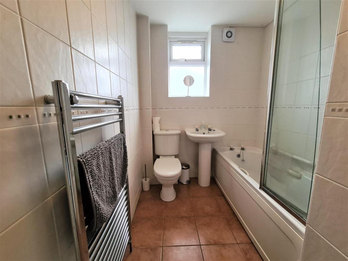 3 Bedroom Apartment Coventry - Hosted By Coventry Accommodation Экстерьер фото