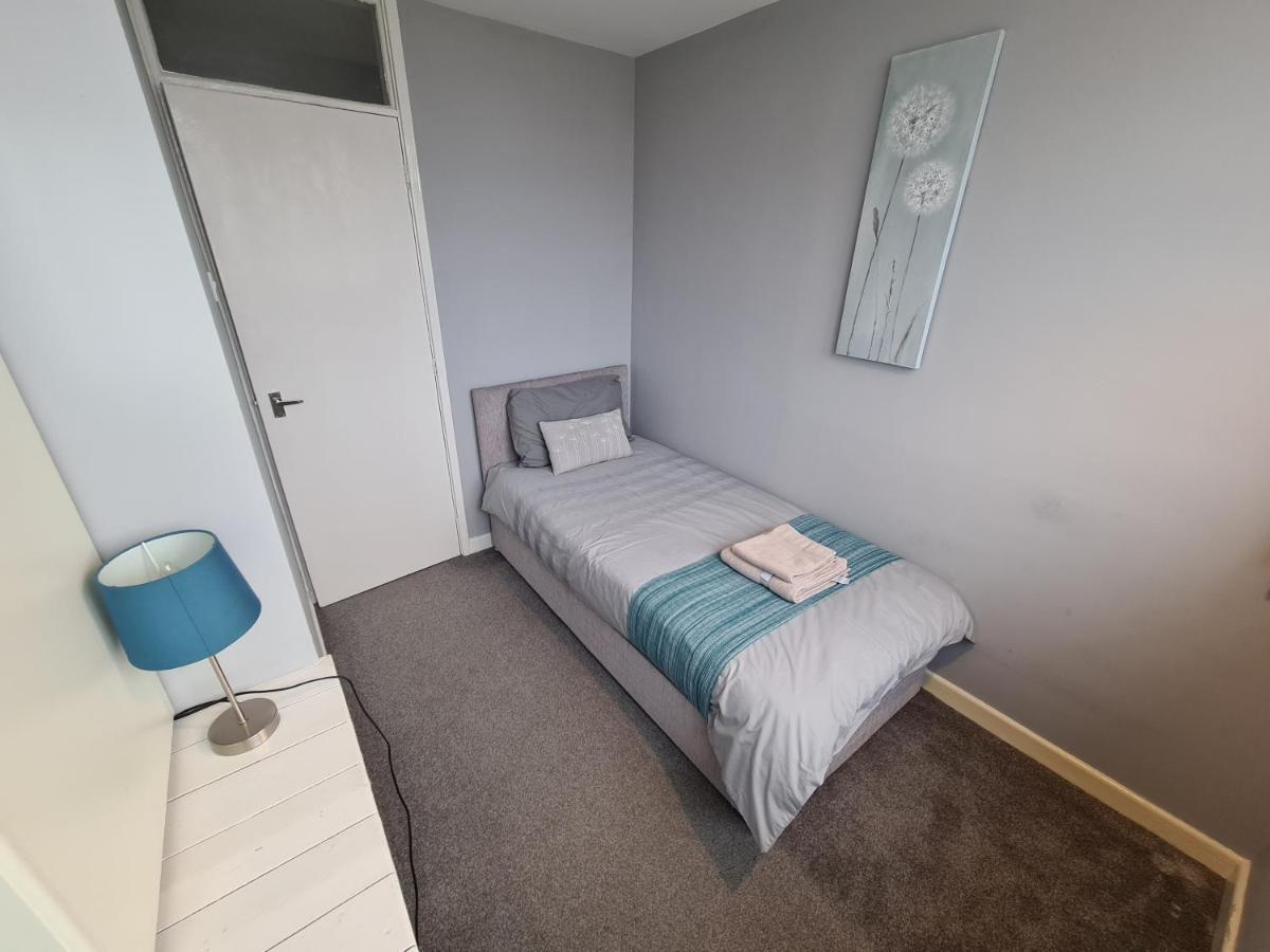 3 Bedroom Apartment Coventry - Hosted By Coventry Accommodation Экстерьер фото