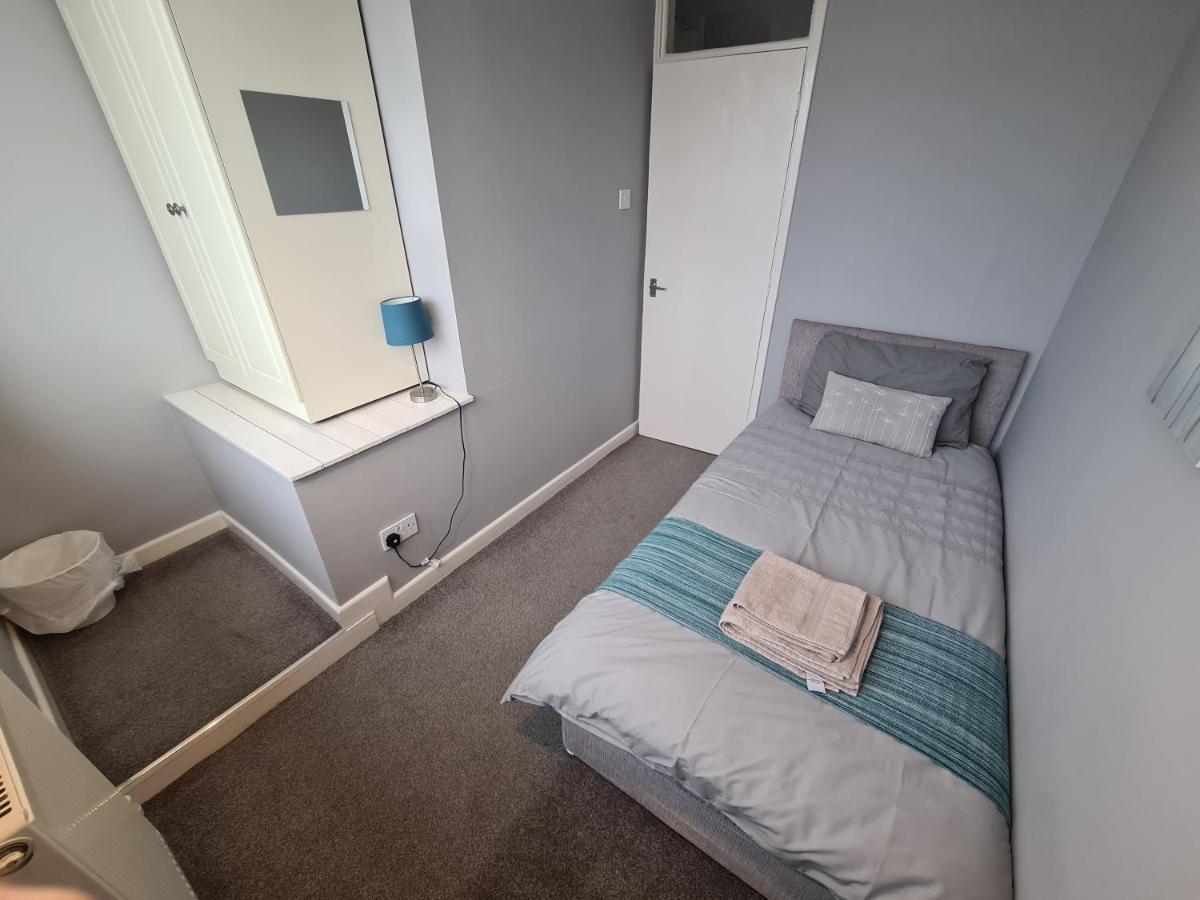 3 Bedroom Apartment Coventry - Hosted By Coventry Accommodation Экстерьер фото